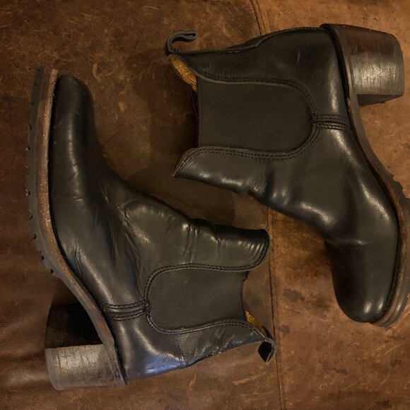 Vintage Frye Sabrina Black Leather Chelsea Ankle Boots - Picture 6 of 10